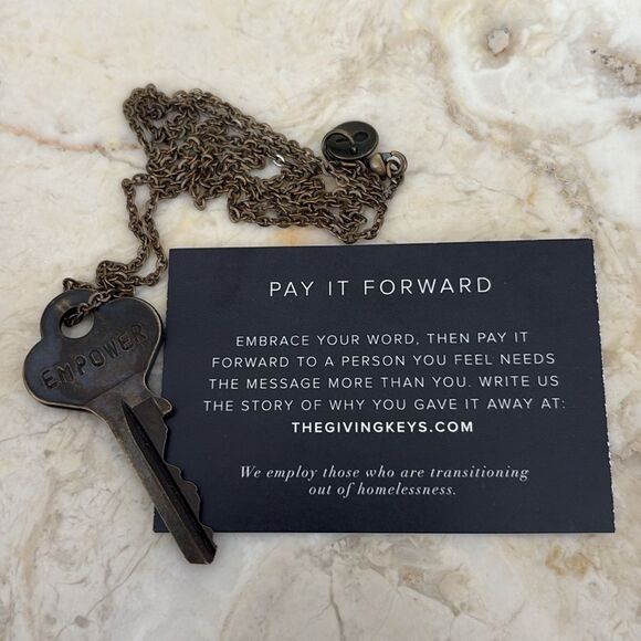 NEW! The Giving Keys “Empower” Vintage Key 28” Chain - Picture 4 of 11